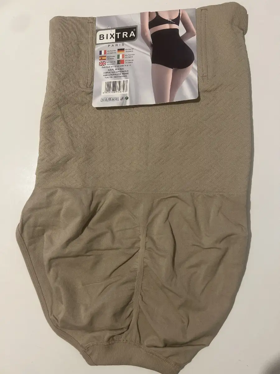 culottes gainante à tailles hautes avec fermeture par crochets