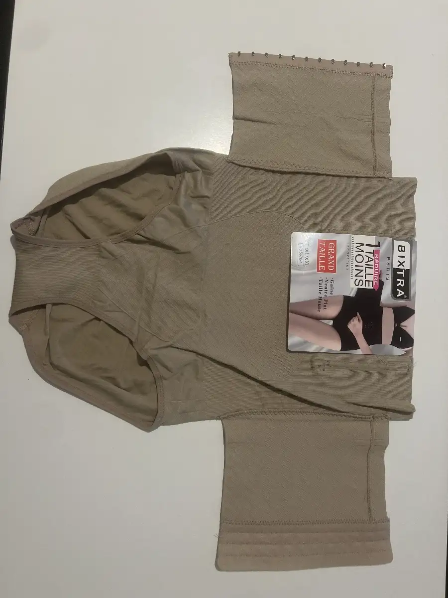 culottes gainante à tailles hautes avec fermeture par crochets