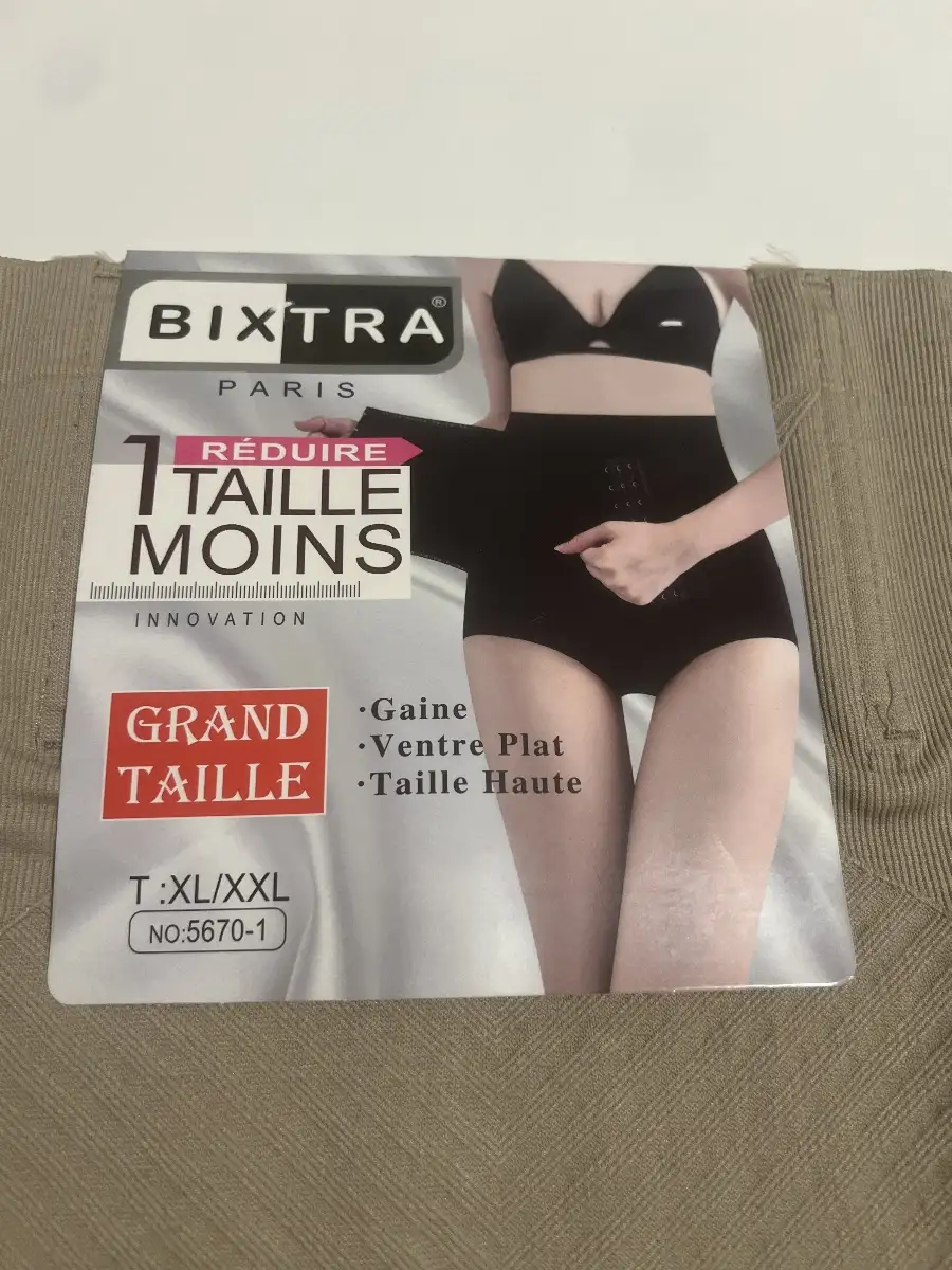 culottes gainante à tailles hautes avec fermeture par crochets