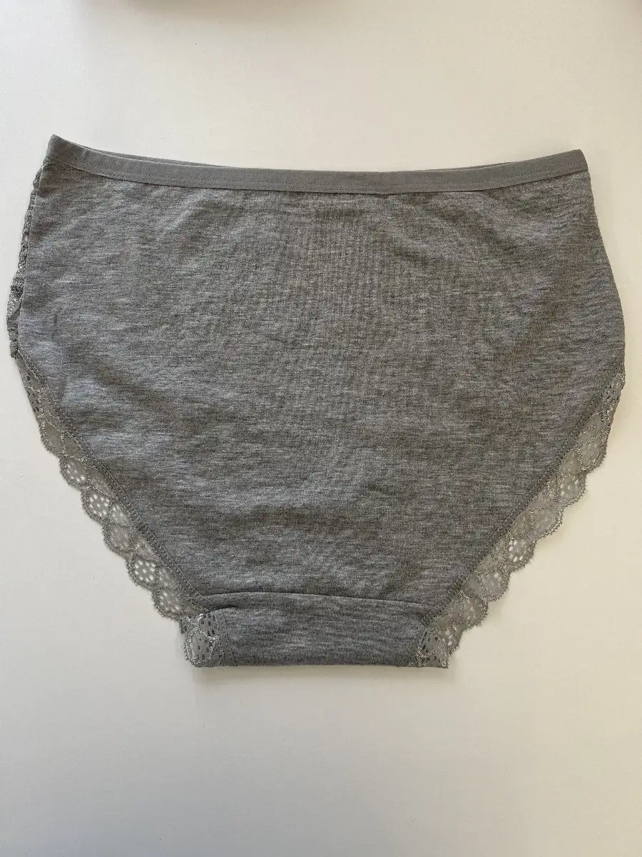 culottes dentelle devant