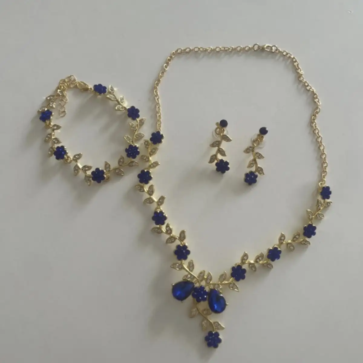 parrure bleu saphir